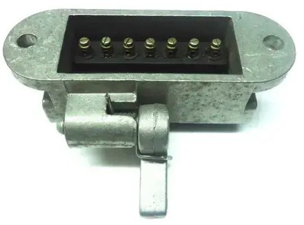 E2102 TOMADA ENG. CARRETA ALUMINIO FEMEA 7P RETANGULAR (3000-TF)